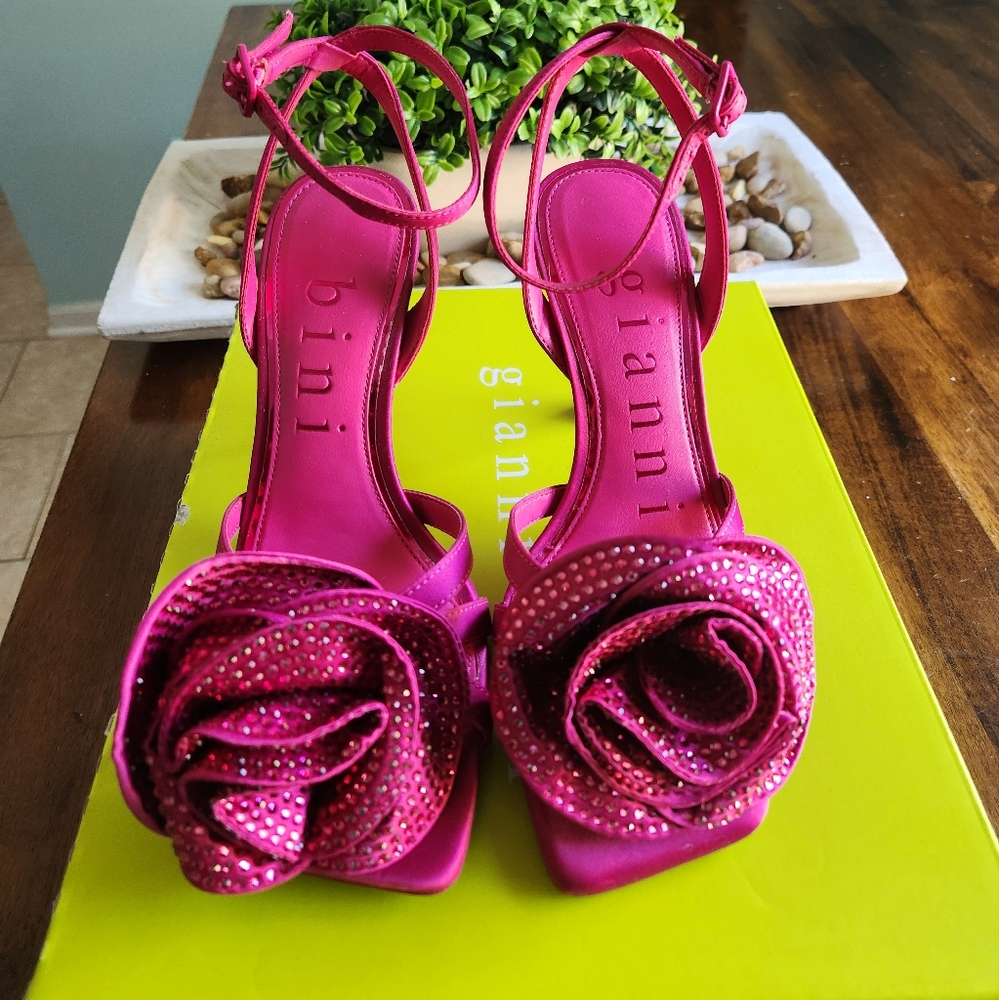 Gianni Bini Hot Pink Formal Sandal. Size 8.5